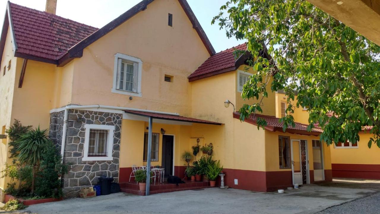 La Casona- Bv Hoteles Ла-Фальда Экстерьер фото